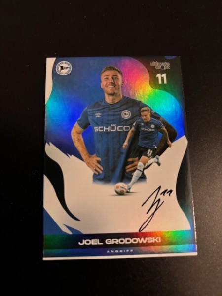 This is Arminia (2025) - On Card Signature - Joel Grodowski 67/70
